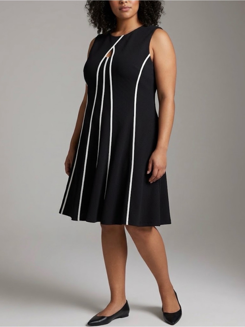 Gabby Skye Women's Sleeveless Dress Plus Size 20W Black and White Piping A Line